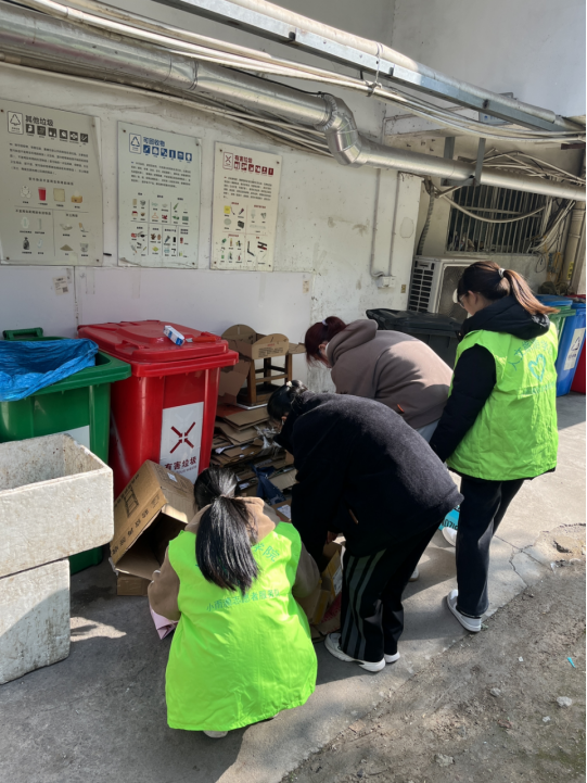 开云kaiyun官网开展宣传“垃圾分类”志愿服务活动